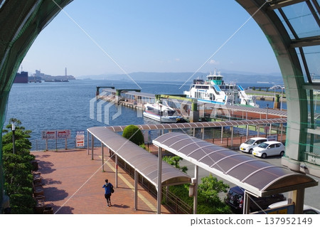 從吳市中央碼頭眺望渡輪碼頭。 137952149
