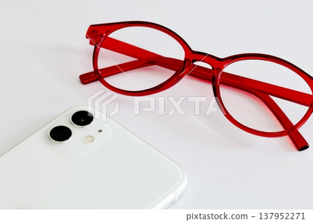 Smartphone and glasses, reading glasses 137952271