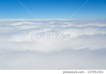 從空中俯瞰地球大氣層:藍色的地球 從空中俯瞰地球大氣層:藍色的地球 137952452