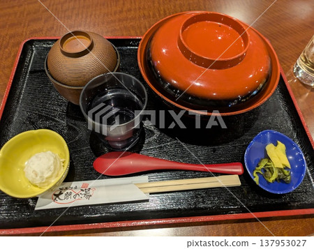 大米麵包豬肉 137953027