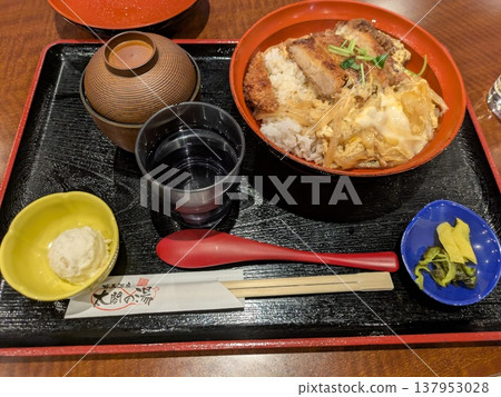 豬排飯 2 137953028