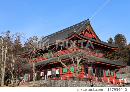 冬日清晨的日光輪王寺三佛堂 冬日清晨的日光輪王寺三佛堂 137954440