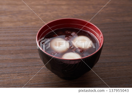 Shiratama Zenzai (rice flour dumplings in sweet red bean soup) - Image Shiratama Zenzai (rice flour dumplings in sweet red bean soup) - Image 137955043