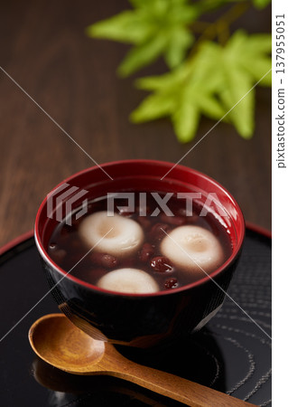 Shiratama Zenzai (rice flour dumplings in sweet red bean soup) - Image 137955051