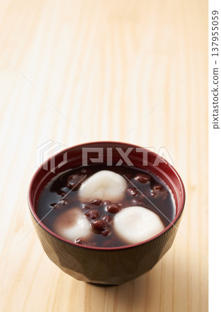 Shiratama Zenzai (rice flour dumplings in sweet red bean soup) - Image 137955059