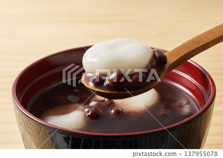 Shiratama Zenzai (rice flour dumplings in sweet red bean soup) - Image Shiratama Zenzai (rice flour dumplings in sweet red bean soup) - Image 137955078