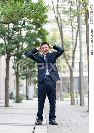 Young male business panic Young male business panic 137956148