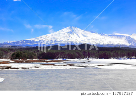 Oyachi Pond Lake surface frozen Oyachi Pond Lake surface frozen 137957187