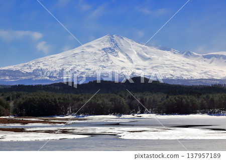 大谷池湖面結冰 137957189