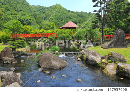 Fresh greenery at Keisekien (Nakatsu City) Fresh greenery at Keisekien (Nakatsu City) 137957606
