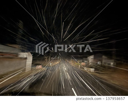 Flowing snow 137958657