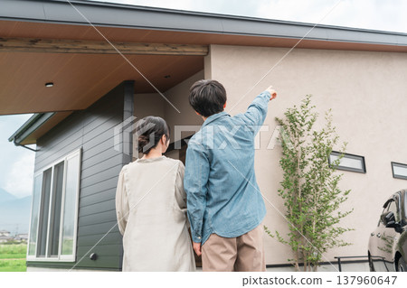 A couple / family who built a new home (reform / renovation) A couple / family who built a new home (reform / renovation) 137960647