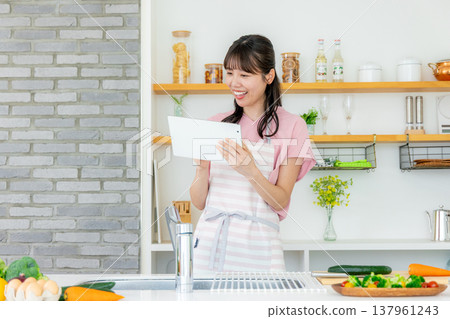 看片劑的主婦 137961243