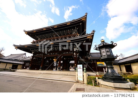 Higashi Honganji Temple, Goei-do Gate (Important Cultural Property), Kyoto Prefecture, Tokoha-cho, Shimogyo Ward, Kyoto City, February 2022 137962421