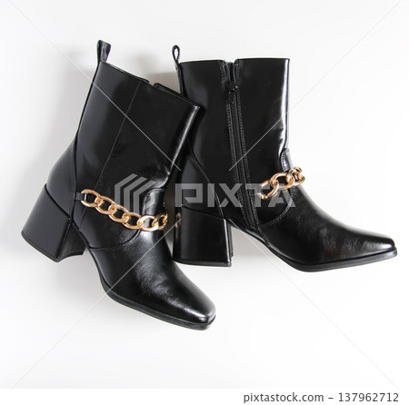 Downtown streets. Winter season and moody city charm. 137962712