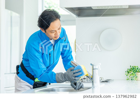 House cleaning House cleaning 137962982