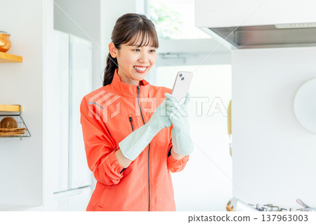 Housekeeper Kitchen 137963003