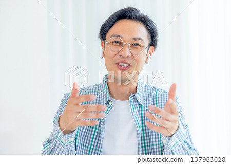 Men having a remote meeting Men having a remote meeting 137963028