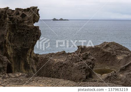 Mie Prefecture: Onigajo Rocks and Sea [World Heritage Site, Nationally Designated Scenic Spot, 100 Scenic Views of Japan] Kumano City 137963219