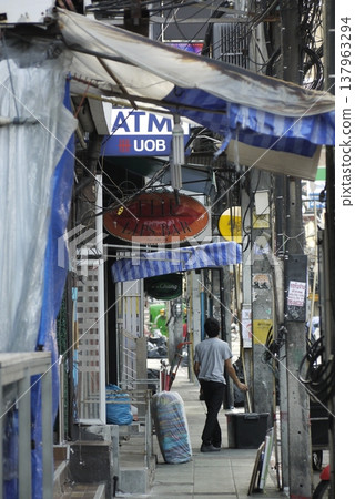 泰國普吉島芭東海灘街景 137963294