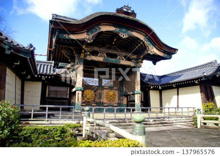 Kyoto Prefecture, Higashi Honganji Temple, Chrysanthemum Gate/Imperial Messenger Gate (Nationally Registered Tangible Cultural Property), Tokiwa-cho, Shimogyo-ku, Kyoto City, February 2022, Kyoto Prefecture Kyoto Prefecture, Higashi Honganji Temple, Chrysanthemum Gate/Imperial Messenger Gate (Nationally Registered Tangible Cultural Property), Tokiwa-cho, Shimogyo-ku, Kyoto City, February 2022, Kyoto Prefecture 137965576
