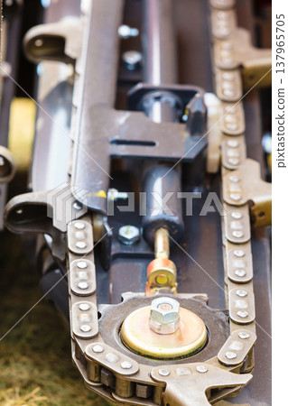 Agriculture machinery, chain in big agricultural machine Agriculture machinery, chain in big agricultural machine 137965705