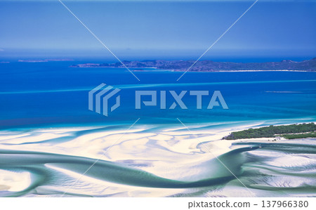The beautiful sandbar scenery of Whitehaven Beach The beautiful sandbar scenery of Whitehaven Beach 137966380