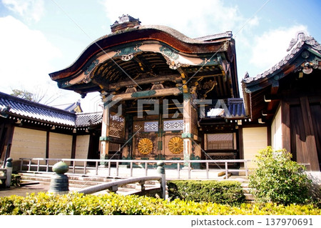 Kyoto Prefecture, Higashi Honganji Temple, Chrysanthemum Gate/Imperial Messenger Gate (Nationally Registered Tangible Cultural Property), Tokiwa-cho, Shimogyo-ku, Kyoto City, February 2022 Kyoto Prefecture, Higashi Honganji Temple, Chrysanthemum Gate/Imperial Messenger Gate (Nationally Registered Tangible Cultural Property), Tokiwa-cho, Shimogyo-ku, Kyoto City, February 2022 137970691