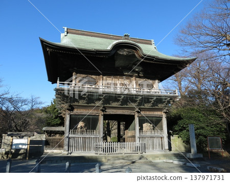 A famous temple in Kanazawa Ward, Yokohama (Niomon) 137971731