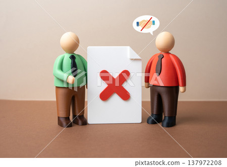 The parties to the contract have failed to reach an agreement. Termination of the lease and legal consequences. Negotiation breakdown highlights risks in Real estate deals and contract disputes 137972208