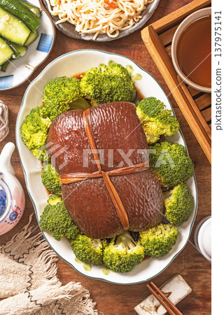 Dong-Po stewed pork  137975141