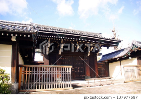 Kyoto Prefecture, Higashi Honganji Temple, Entrance Gate, Tokiwa-cho, Shimogyo-ku, Kyoto City, February 2022 Kyoto Prefecture, Higashi Honganji Temple, Entrance Gate, Tokiwa-cho, Shimogyo-ku, Kyoto City, February 2022 137977687