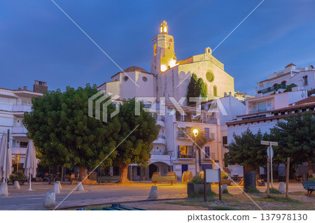 Santa Maria church above waterfront houses in Cadaques at dawn, Catalonia, Spain 137978130