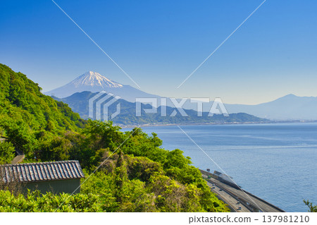 [Shizuoka Prefecture] Mount Fuji as seen from Sattata Pass 137981210