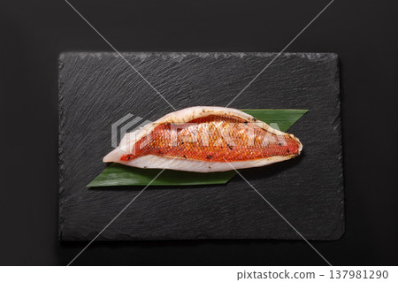 （產自千葉縣）炙烤金眼鯛，適合做刺身 137981290