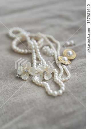Pearl jewelry Pearl jewelry 137981640