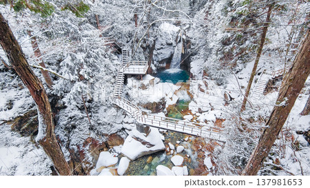 Yumori Valley (winter): Ryujin Falls Yumori Valley (winter): Ryujin Falls 137981653