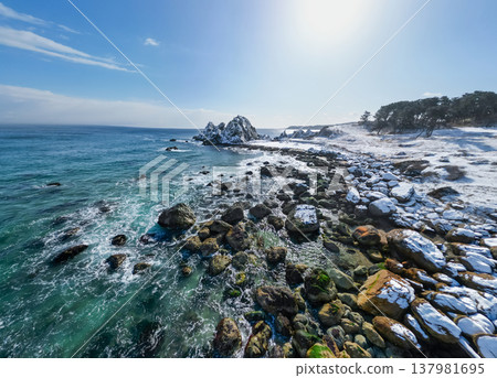 青森縣中須賀和種佐海岸的雪景，八戶市 137981695