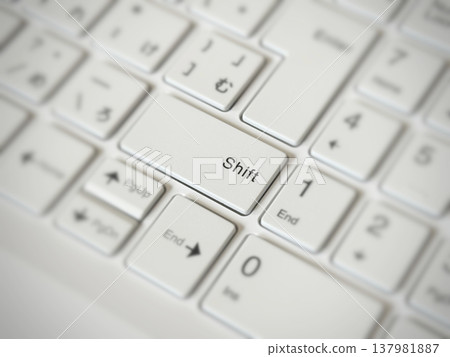 鍵盤上的Shift鍵 137981887