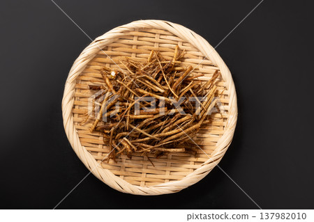 (From Iwate Prefecture) Root Mitsuba (Japanese parsley) (From Iwate Prefecture) Root Mitsuba (Japanese parsley) 137982010