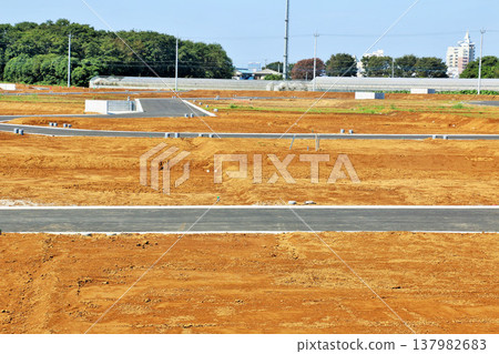 Large land of blue sky 137982683