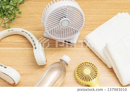 夏季，預防中暑的圖片 137983010