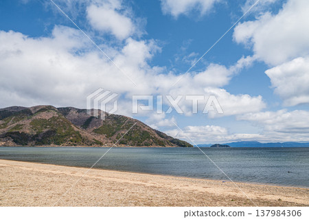 Lake Biwa shoreline scenery, Makino-cho, Nagahama City, Shiga Prefecture Lake Biwa shoreline scenery, Makino-cho, Nagahama City, Shiga Prefecture 137984306