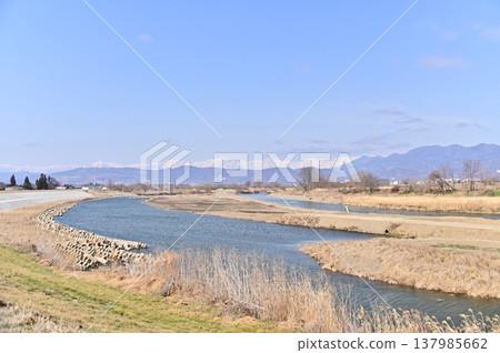 View from the banks of the Chikuma River in early spring 137985662