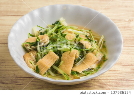 Simmered Mizuna and Fried Tofu Simmered Mizuna and Fried Tofu 137986154