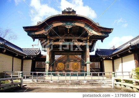 京都府,東本願寺,菊花門/皇使門(國家註冊有形文化財產),京都市下京區常磐町,2022年2月,京都府 京都府,東本願寺,菊花門/皇使門(國家註冊有形文化財產),京都市下京區常磐町,2022年2月,京都府 137986542