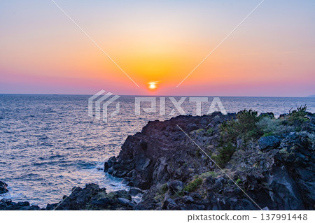 [East Izu] Ito, Jogasaki Coast - Sunrise 137991448