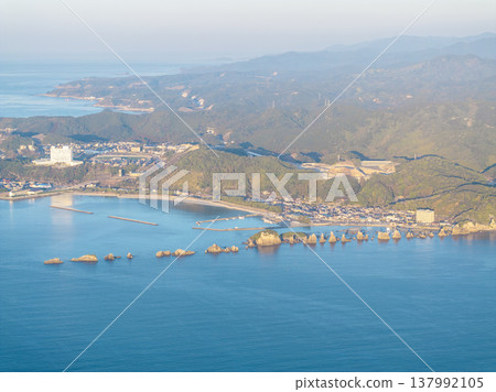 Hashima-iwa (Wakayama prefecture Kushimoto-cho) 137992105