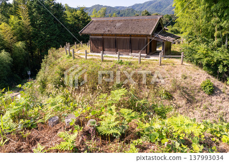 【日本百座名城】月山富田城秋景：位於島根縣安木市花之壇的修復後的正殿和武士居所 137993034