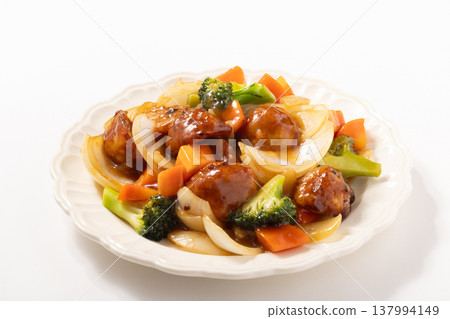 Meatballs in sweet and sour sauce 137994149